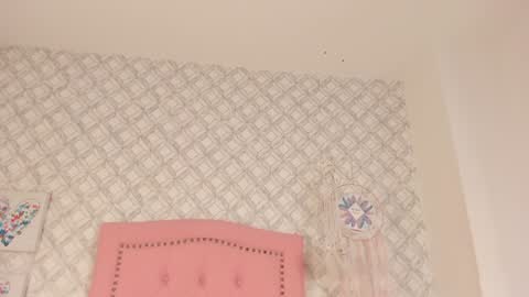 Snapshot of sara__williams chatting on January 15, 6:22 am Sara online show from January 15, 6:22 am