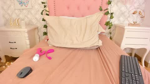 Snapshot of sara__williams chatting on January 24, 9:49 am Sara online show from January 24, 9:49 am