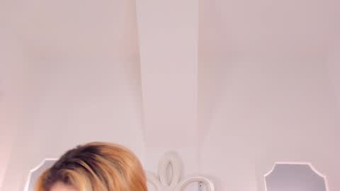 Snapshot of sara__williams chatting on February 5, 12:49 pm Sara online show from February 5, 12:49 pm