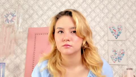 Snapshot of sara__williams chatting on February 9, 3:43 am Sara online show from February 9, 3:43 am