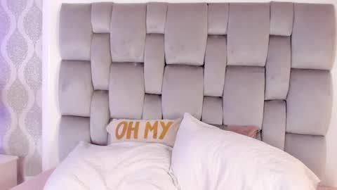 Snapshot of sara__williams chatting on March 4, 3:33 am Sara online show from March 4, 3:33 am