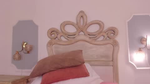 Snapshot of sara__williams chatting on September 16, 3:51 am Sara online show from September 16, 3:51 am