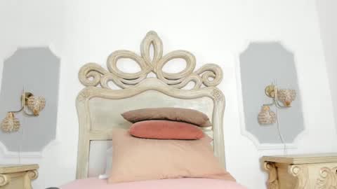 Snapshot of sara__williams chatting on October 12, 3:38 am Sara online show from October 12, 3:38 am