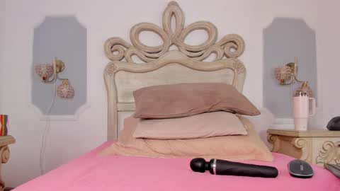 Snapshot of sara__williams chatting on October 27, 3:43 am Sara online show from October 27, 3:43 am