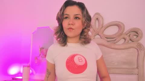 Snapshot of sara__williams chatting on November 23, 4:01 am Sara online show from November 23, 4:01 am