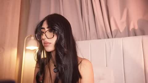 Snapshot of sara_albrecht chatting on May 31, 2:09 am Sara online show from May 31, 2:09 am