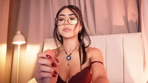 Snapshot of sara_albrecht chatting on June 10, 3:39 am Sara online show from June 10, 3:39 am