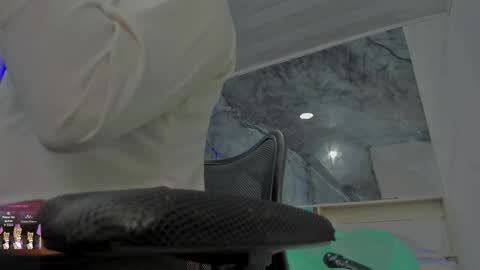 sara allenx online show from December 14, 7:29 pm