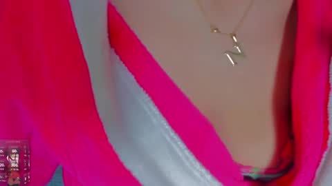 Snapshot of sara_allenx chatting on May 21, 3:08 pm sara allenx online show from May 21, 3:08 pm