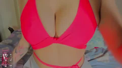 Snapshot of sara_allenx chatting on June 12, 2:05 pm sara allenx online show from June 12, 2:05 pm