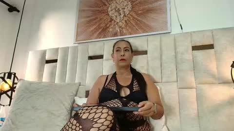 Snapshot of sara_bigass__ chatting on December 14, 11:48 am sara online show from December 14, 11:48 am