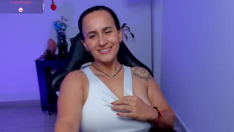   online show from June 6, 11:42 pm