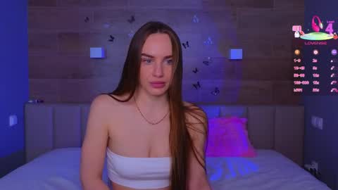 Snapshot of sara_crosss chatting on April 17, 6:05 am Sara online show from April 17, 6:05 am