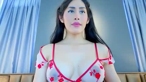 Snapshot of sara_gomezxxx chatting on March 13, 3:29 pm online show from March 13, 3:29 pm