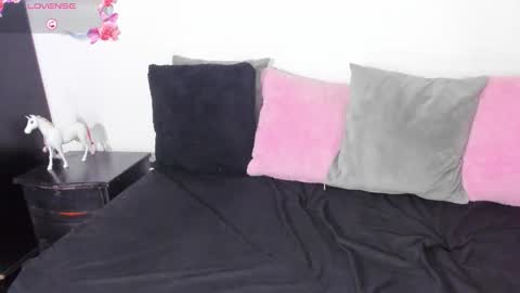 Snapshot of sara_gonz chatting on September 14, 10:09 pm sara gonzalez online show from September 14, 10:09 pm