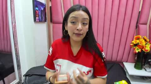 Snapshot of sara_honny chatting on May 10, 3:23 am sara_honny online show from May 10, 3:23 am