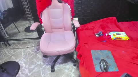 Snapshot of sara_hot_2 chatting on June 20, 1:58 pm no limits sarah online show from June 20, 1:58 pm