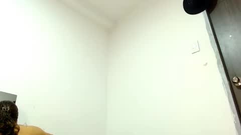 Snapshot of sara_johnson__ chatting on November 6, 1:39 am sara_johnson__ online show from November 6, 1:39 am