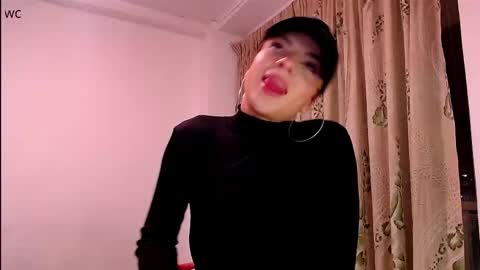 Snapshot of sara_johnson__ chatting on November 22, 11:48 pm sara_johnson__ online show from November 22, 11:48 pm