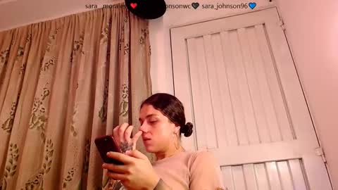 Snapshot of sara_johnson__ chatting on December 5, 2:09 am sara_johnson__ online show from December 5, 2:09 am