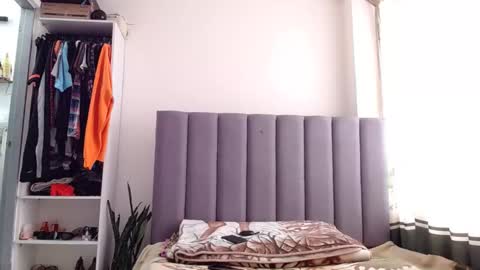 sara_johnson__ online show from March 21, 3:04 pm