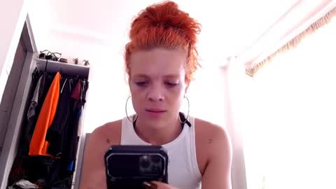 Snapshot of sara_johnson__ chatting on June 1, 1:46 pm sara_johnson__ online show from June 1, 1:46 pm