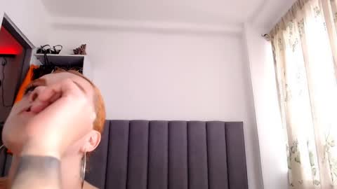 Snapshot of sara_johnson__ chatting on June 7, 6:33 pm sara_johnson__ online show from June 7, 6:33 pm