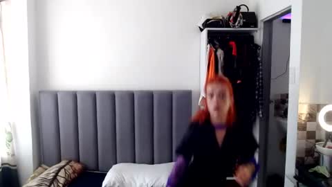 Snapshot of sara_johnson__ chatting on July 28, 4:39 pm sara_johnson__ online show from July 28, 4:39 pm