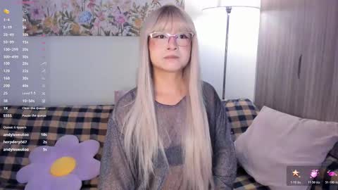 Sara  new account  give me thomb up  Follow me   help me reach 15k followers again   online show from March 13, 9:10 pm