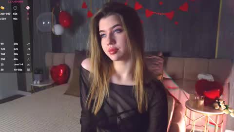 Sara online show from February 9, 5:06 pm