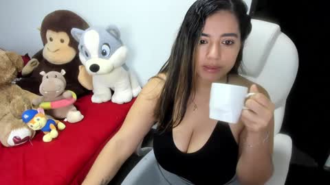 sarah  LIZCANO....... online show from January 15, 11:21 am