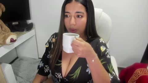 sarah  LIZCANO....... online show from February 27, 10:48 am