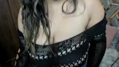 sarah  LIZCANO....... online show from April 23, 9:52 am