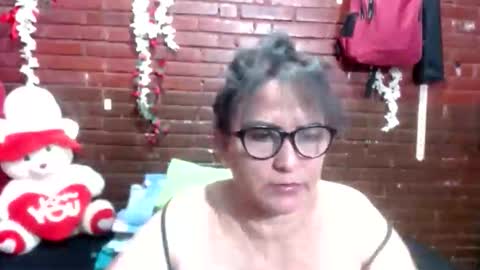 Sara love online show from May 4, 5:25 am