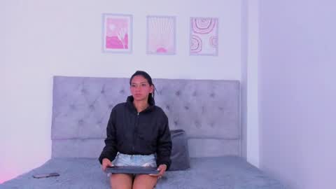 Snapshot of sara_marin18 chatting on August 5, 10:29 am Sara Neith online show from August 5, 10:29 am