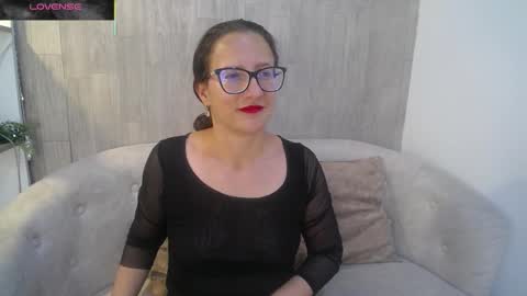 Sara   online show from February 5, 8:35 pm