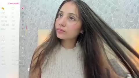 Snapshot of sara_melo chatting on June 13, 2:04 pm Sara online show from June 13, 2:04 pm