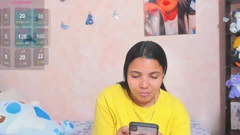 Snapshot of sara_mendez2_ chatting on June 5, 12:39 am Sara Mendez online show from June 5, 12:39 am