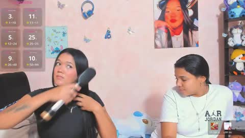 Snapshot of sara_mendez2_ chatting on June 5, 11:54 pm Sara Mendez online show from June 5, 11:54 pm