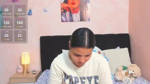 Snapshot of sara_mendez2_ chatting on June 6, 10:58 pm Sara Mendez online show from June 6, 10:58 pm