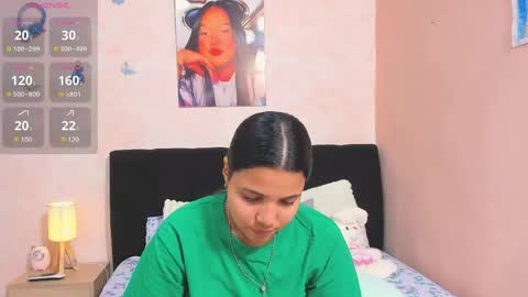 Snapshot of sara_mendez2_ chatting on June 7, 11:30 pm Sara Mendez online show from June 7, 11:30 pm