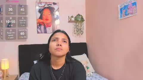 Snapshot of sara_mendez2_ chatting on June 10, 12:00 am Sara Mendez online show from June 10, 12:00 am