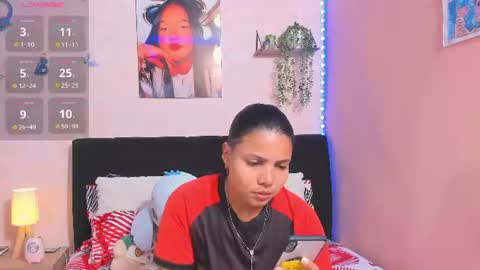 Snapshot of sara_mendez2_ chatting on June 21, 1:52 am Sara Mendez online show from June 21, 1:52 am