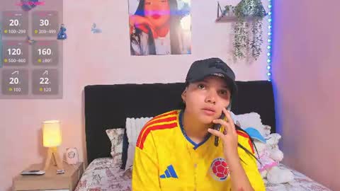 Snapshot of sara_mendez2_ chatting on June 24, 12:31 am Sara Mendez online show from June 24, 12:31 am