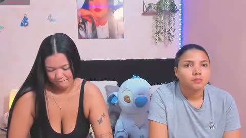 Snapshot of sara_mendez2_ chatting on July 1, 12:12 am Sara Mendez online show from July 1, 12:12 am