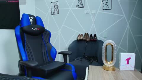 Snapshot of sara_moon3 chatting on February 26, 12:03 pm Sara online show from February 26, 12:03 pm