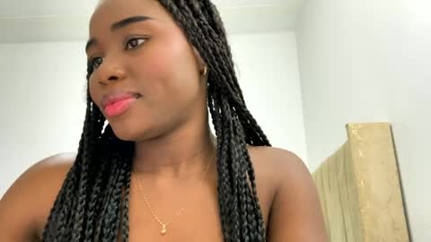 Snapshot of sara_muscle chatting on May 12, 6:16 pm Sara online show from May 12, 6:16 pm