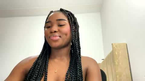 Snapshot of sara_muscle chatting on May 26, 10:50 pm Sara online show from May 26, 10:50 pm