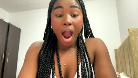 Snapshot of sara_muscle chatting on May 29, 2:20 am Sara online show from May 29, 2:20 am