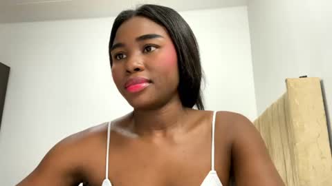 Snapshot of sara_muscle chatting on July 4, 12:50 am Sara online show from July 4, 12:50 am